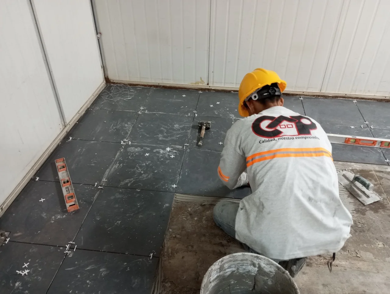 Remodelación de área de descanso, sala de reuniones, área de archivo y servicios sanitarios, APM Terminals, Puerto Quetzal, Escuintla 2025